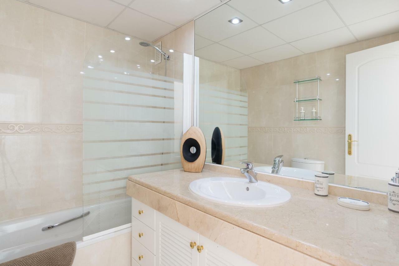Luxury Duplex- 7 Minutes From The Beach Torremolinos Dış mekan fotoğraf