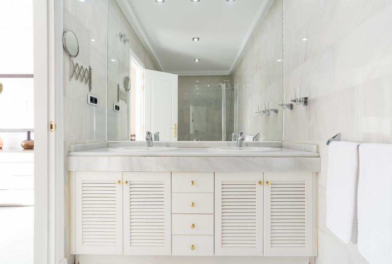 Luxury Duplex- 7 Minutes From The Beach Torremolinos Dış mekan fotoğraf